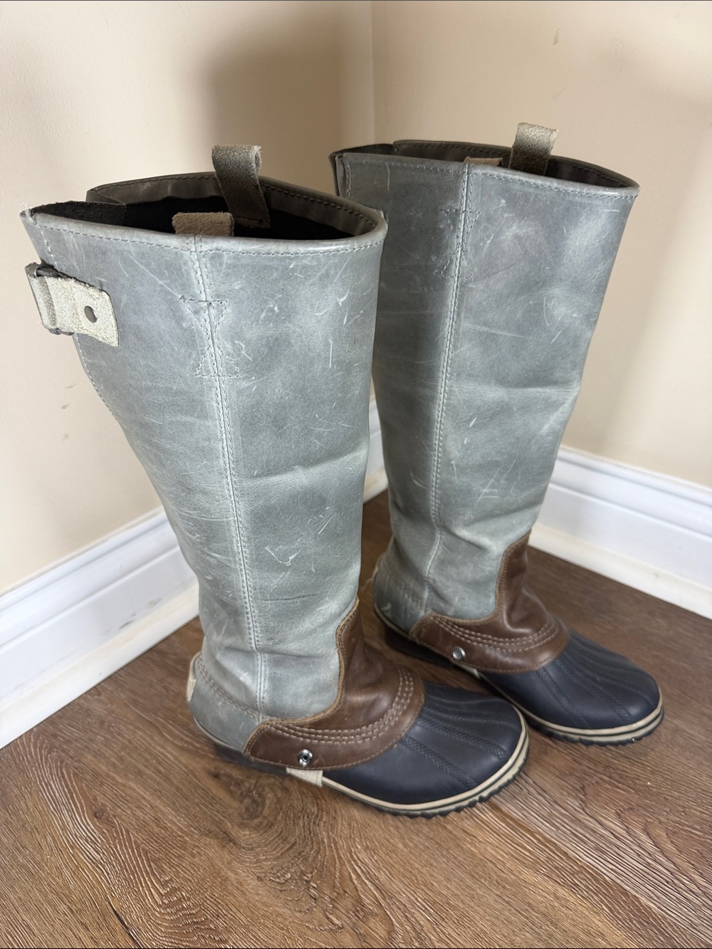 Sorel Slimpack Tall Riding Boots
Size 6 Women’s Gray/Taupe & Brown Leather Duck - Picture 11 of 12